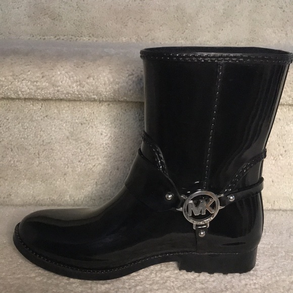Michael Kors Fulton Harness Rain Boots - Picture 7 of 13